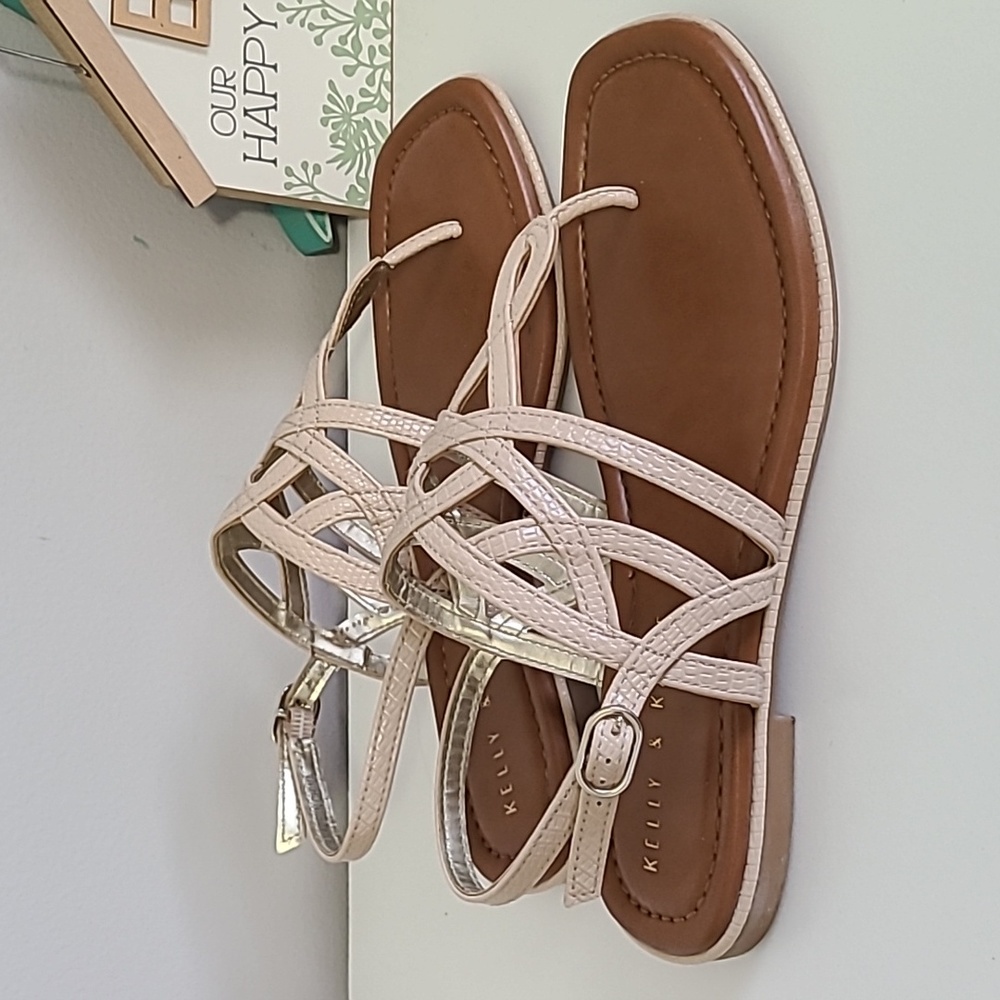 Kelly & Katie Sandals Like New